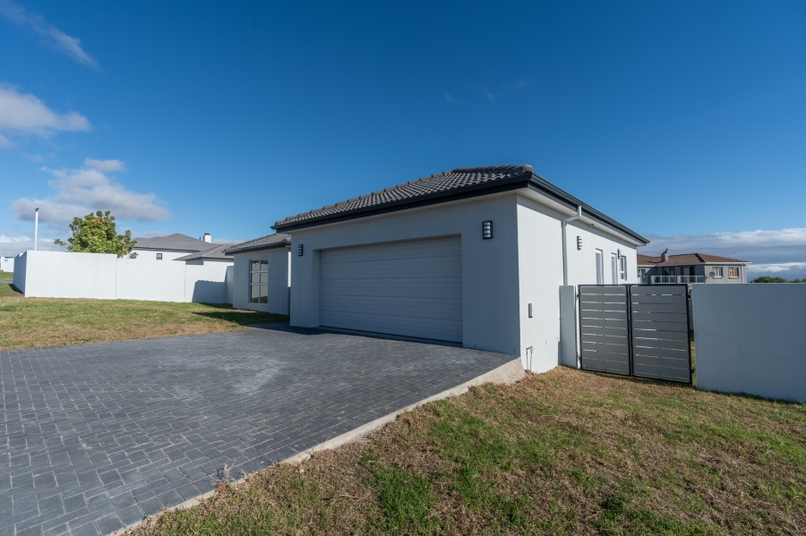 4 Bedroom Property for Sale in Haasendal Western Cape